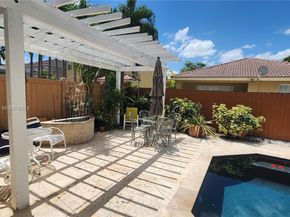 16262 SW 44th Ter, Miami FL 33185
