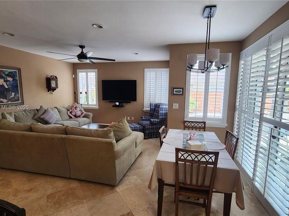 16262 SW 44th Ter, Miami FL 33185