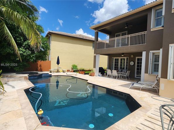 16262 SW 44th Ter, Miami FL 33185