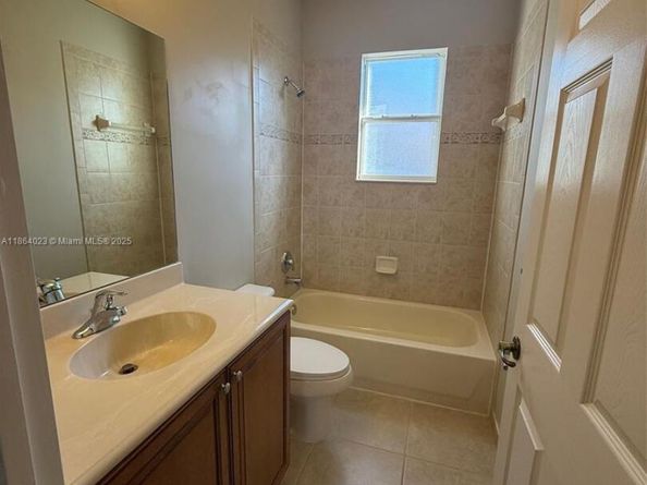 1061 Grove Park Cir, Boynton Beach FL 33436