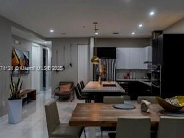 10255 NW 63 Ter 104, Doral FL 33178