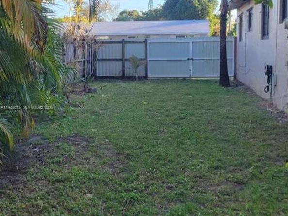 508 SW 8th St, Hallandale Beach FL 33009