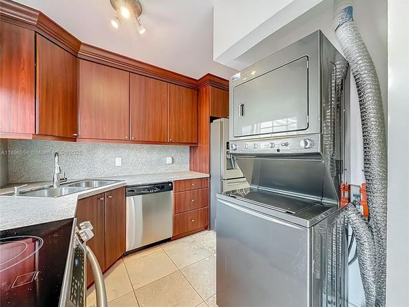 1485 Springside Dr, Weston FL 33326