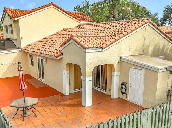 1485 Springside Dr, Weston FL 33326