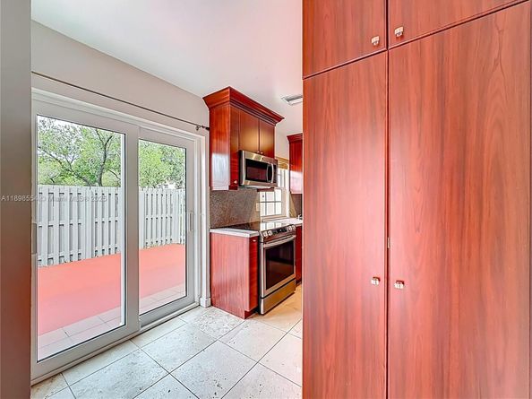 1485 Springside Dr, Weston FL 33326