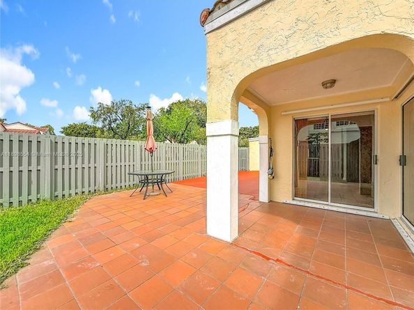 1485 Springside Dr, Weston FL 33326