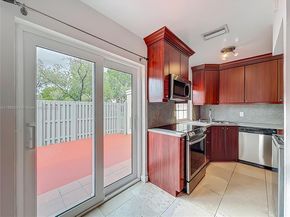 1485 Springside Dr, Weston FL 33326