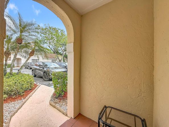 1485 Springside Dr, Weston FL 33326