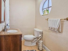 279 NW 36th Ave, Deerfield Beach FL 33442