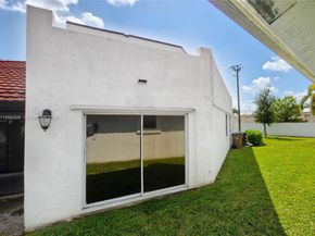 279 NW 36th Ave, Deerfield Beach FL 33442