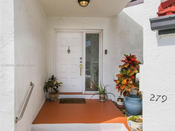 279 NW 36th Ave, Deerfield Beach FL 33442