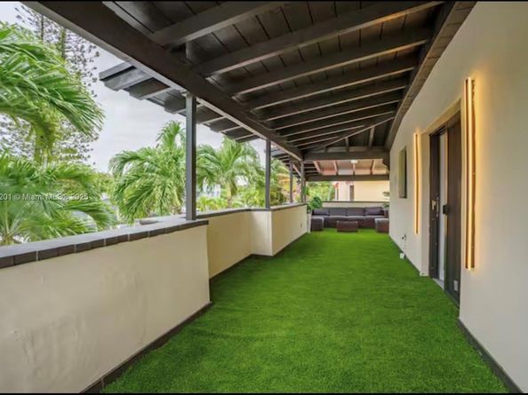 1721 SW 11th Ter, Miami FL 33135