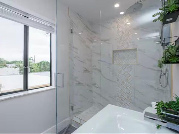 1721 SW 11th Ter, Miami FL 33135