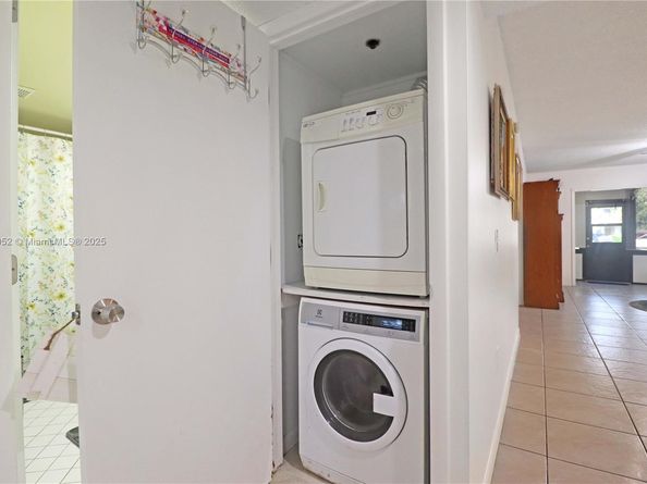 550 SW 137th Ave 104L, Pembroke Pines FL 33027