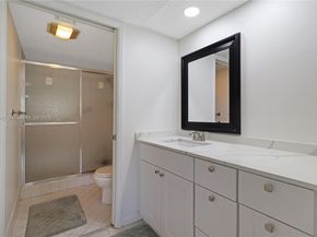 550 SW 137th Ave 104L, Pembroke Pines FL 33027
