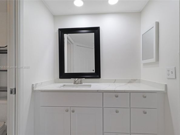 550 SW 137th Ave 104L, Pembroke Pines FL 33027