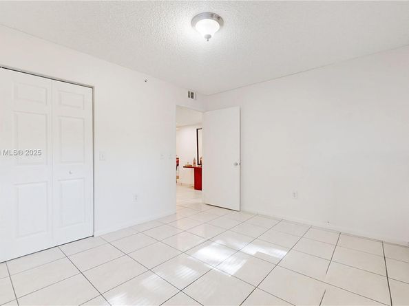 550 SW 137th Ave 104L, Pembroke Pines FL 33027