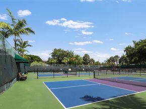 550 SW 137th Ave 104L, Pembroke Pines FL 33027