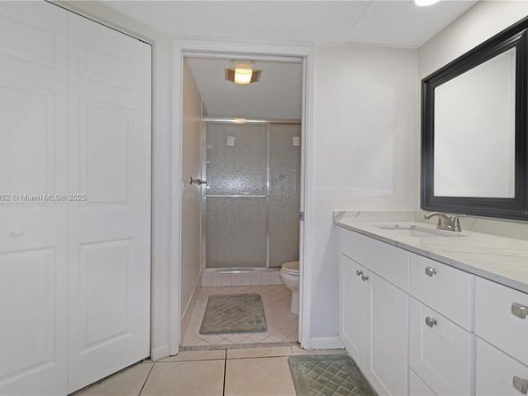 550 SW 137th Ave 104L, Pembroke Pines FL 33027