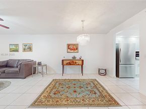 550 SW 137th Ave 104L, Pembroke Pines FL 33027