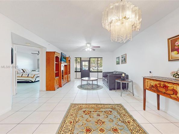 550 SW 137th Ave 104L, Pembroke Pines FL 33027