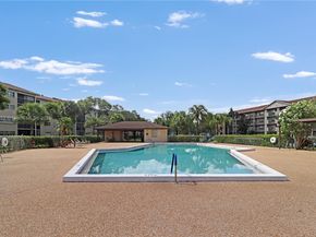 550 SW 137th Ave 104L, Pembroke Pines FL 33027