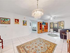 550 SW 137th Ave 104L, Pembroke Pines FL 33027