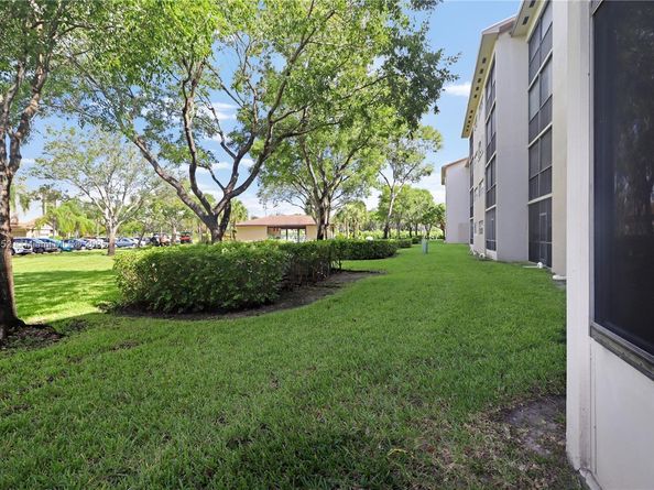 550 SW 137th Ave 104L, Pembroke Pines FL 33027