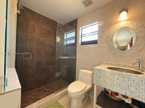 11460 NW 37th St, Sunrise FL 33323