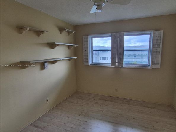 1201 Hillcrest Ct 302, Hollywood FL 33021