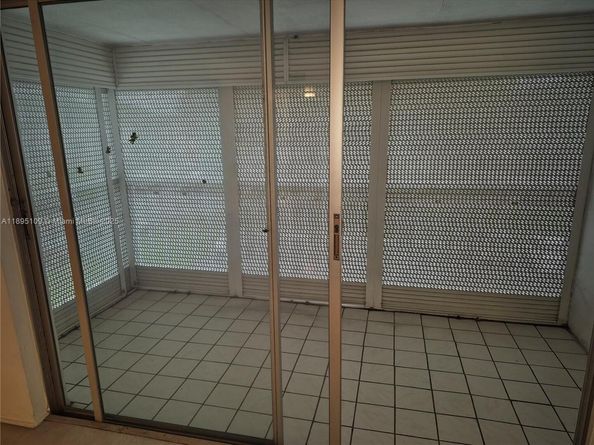 1201 Hillcrest Ct 302, Hollywood FL 33021