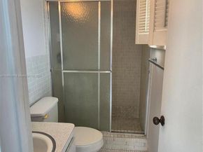 1201 Hillcrest Ct 302, Hollywood FL 33021
