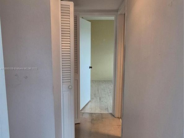 1201 Hillcrest Ct 302, Hollywood FL 33021