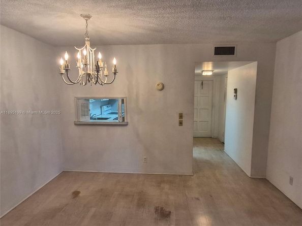 1201 Hillcrest Ct 302, Hollywood FL 33021