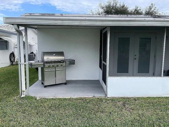 1411 NW 90th Dr, Plantation FL 33322