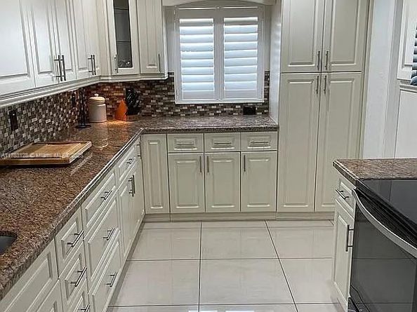 1411 NW 90th Dr, Plantation FL 33322
