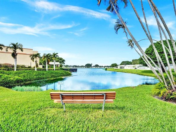 1411 NW 90th Dr, Plantation FL 33322