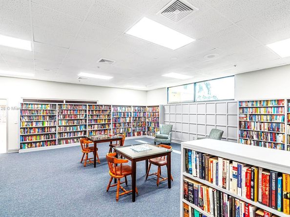 1411 NW 90th Dr, Plantation FL 33322