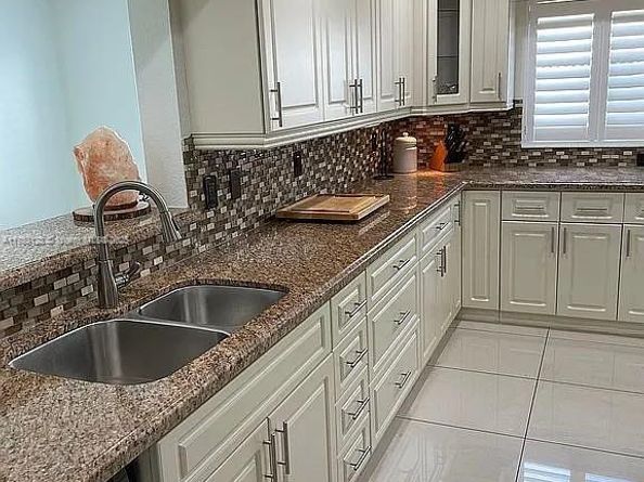 1411 NW 90th Dr, Plantation FL 33322