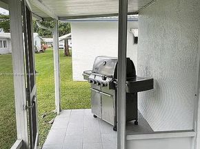 1411 NW 90th Dr, Plantation FL 33322