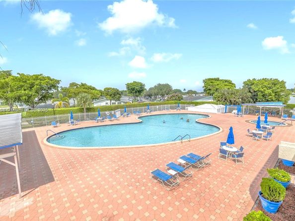 1411 NW 90th Dr, Plantation FL 33322