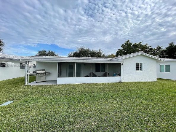 1411 NW 90th Dr, Plantation FL 33322