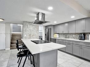 9451 Live Oak Pl 102, Davie FL 33324