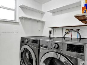 9451 Live Oak Pl 102, Davie FL 33324