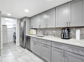 9451 Live Oak Pl 102, Davie FL 33324