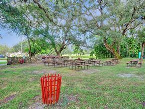 9451 Live Oak Pl 102, Davie FL 33324