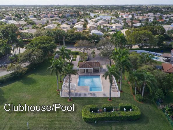 15343 NW 14th Rd, Pembroke Pines FL 33028
