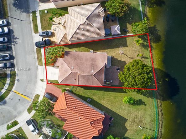 15343 NW 14th Rd, Pembroke Pines FL 33028