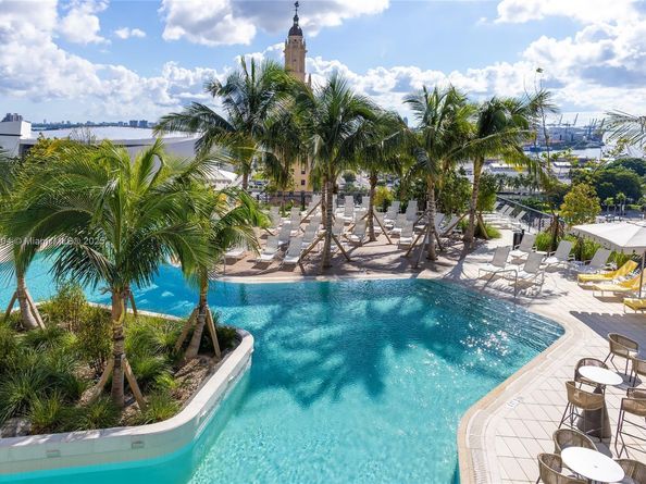 159 NE 6th St 3002, Miami FL 33132