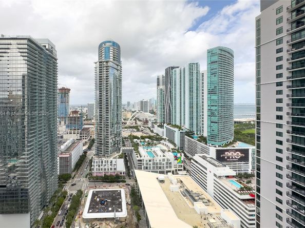 159 NE 6th St 3002, Miami FL 33132